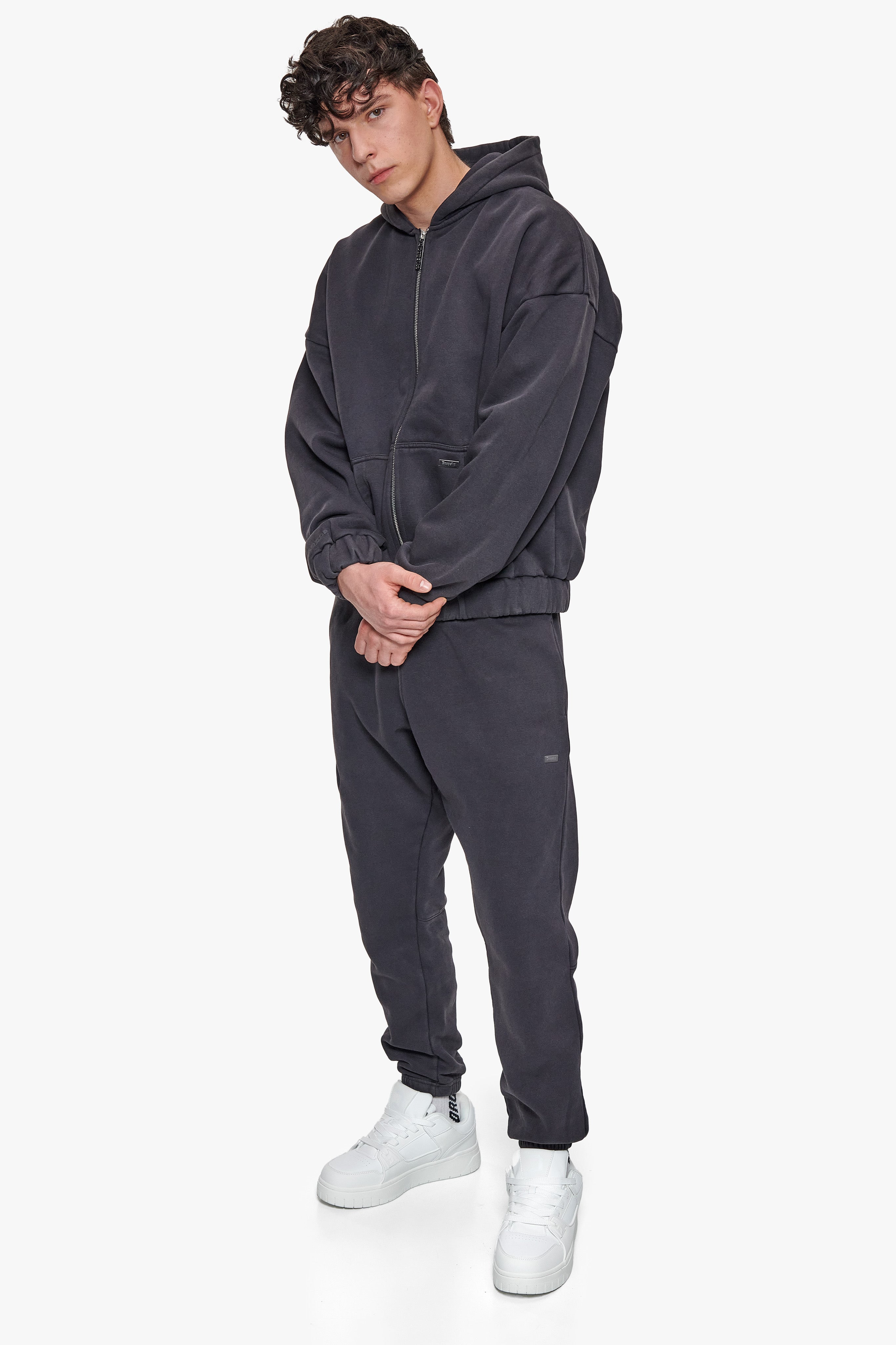 OVERSIZE METAL PATCH ZIP HOODIE VINTAGE BLACK