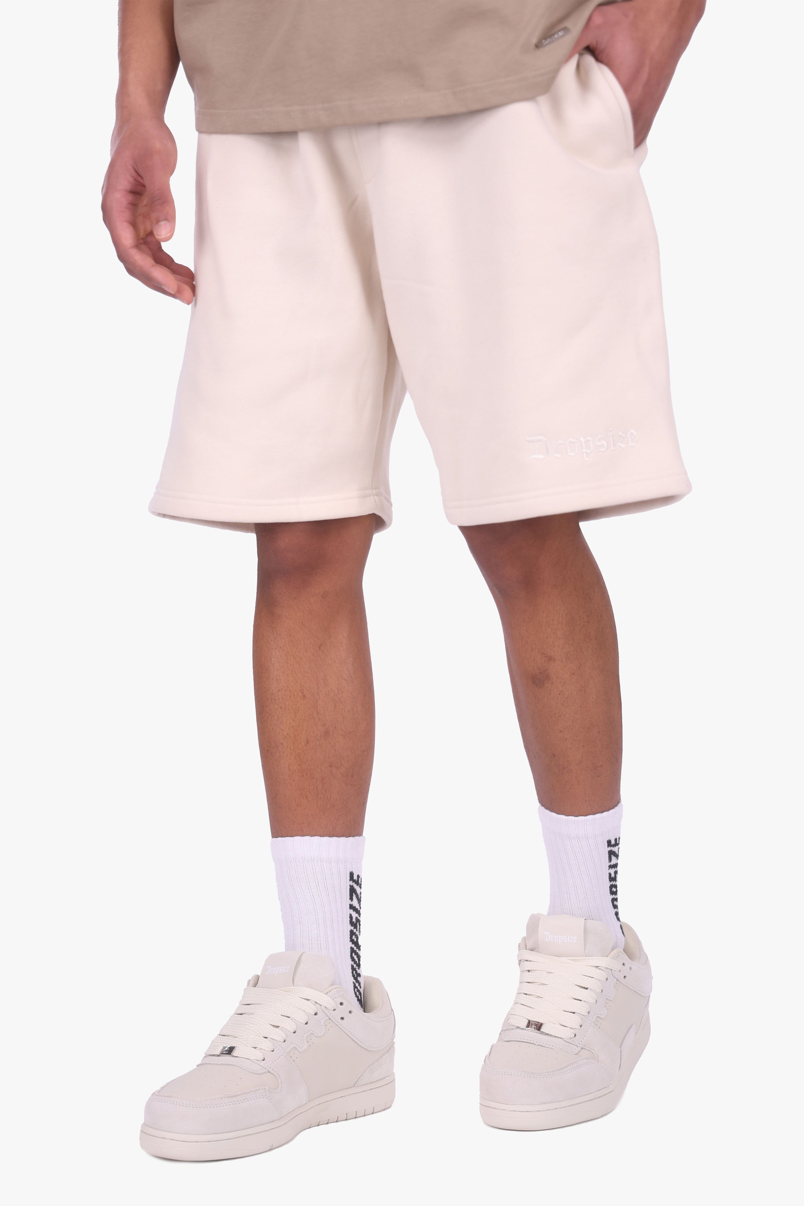 EMBO SWEATSHORT COCONUT MILK