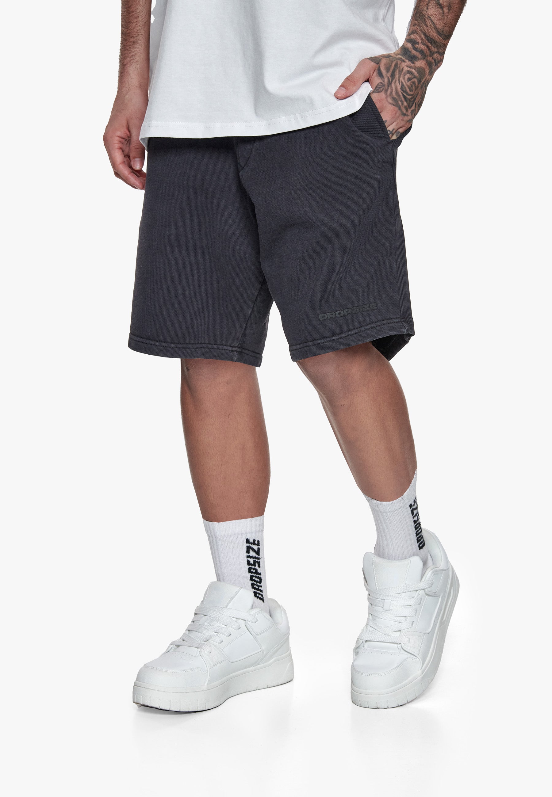 SIDE RIB SHORTS ACID WASHED BLACK