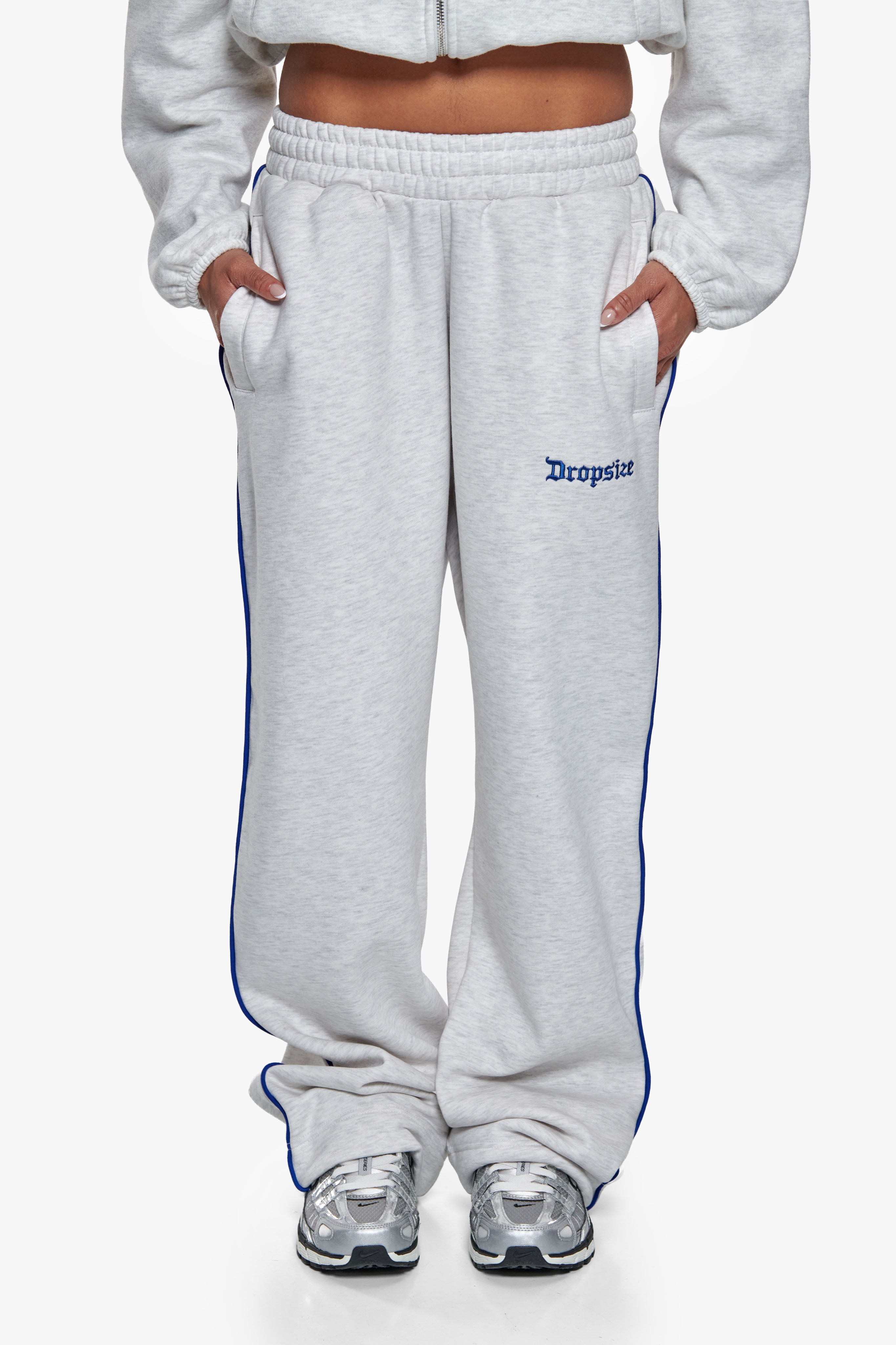 CONTRAST EMBROIDERY WOMEN OPEN LEG JOGGER GREY MELANGE