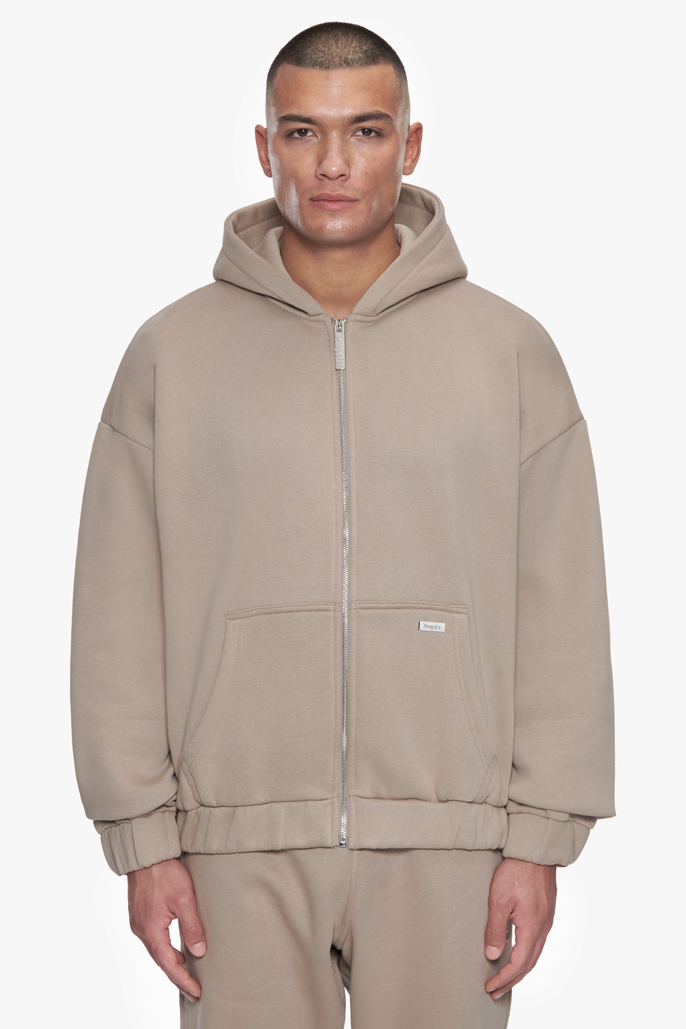 OVERSIZE METAL PATCH ZIP HOODIE SIMPLY TAUPE